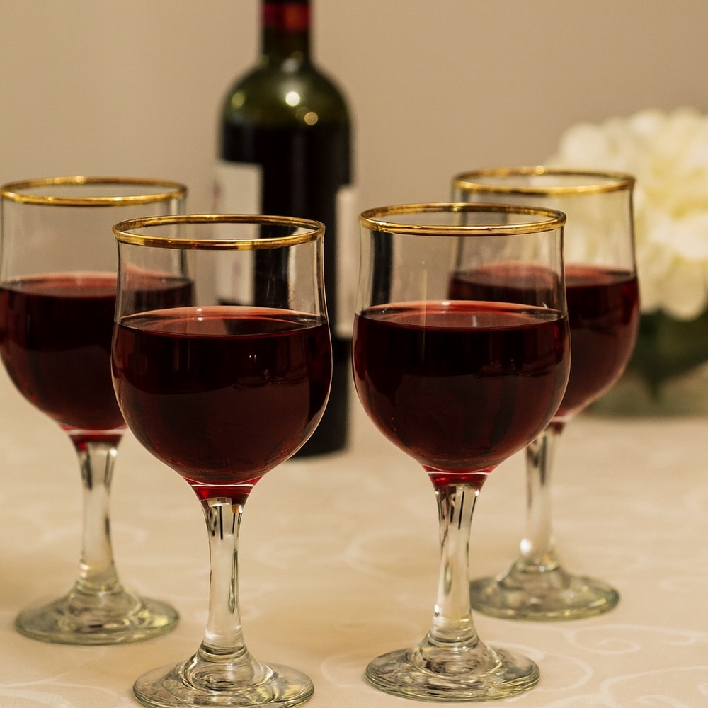 🍷 Circleware Gold Rim Wine Glasses – Set of 4 – Made in Turkey